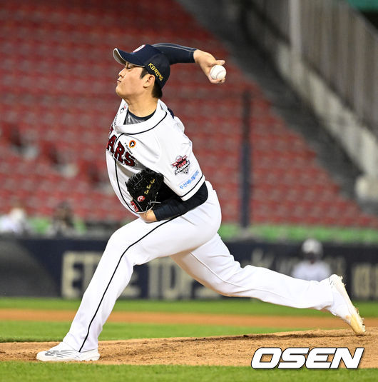 9회초 두산 김강률이 역투하고 있다. 2022.04.27 /jpnews@osen.co.kr