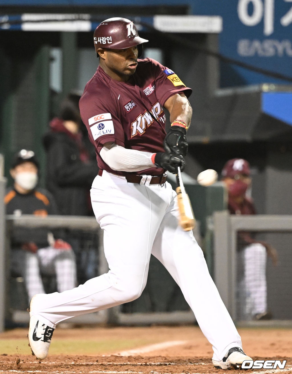 3회초 1사 키움 푸이그가 안타를 날리고 있다. 2022.04.27 /ksl0919@osen.co.kr