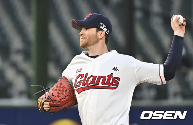 롯데 자이언츠 반즈가 역투하고 있다. 2022.04.28 / foto0307@osen.co.kr