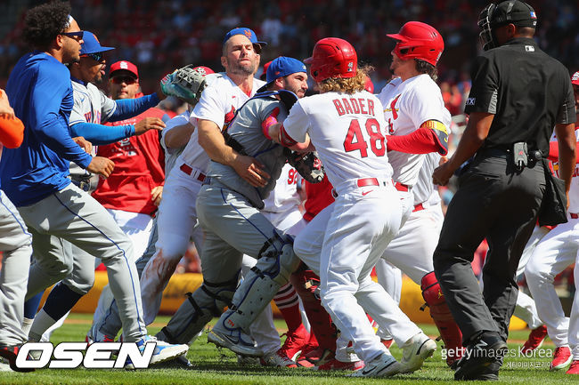 [사진] 벤치클리어링을 벌인 메츠와 세인트루이스. ⓒGettyimages(무단전재 및 재배포 금지)
