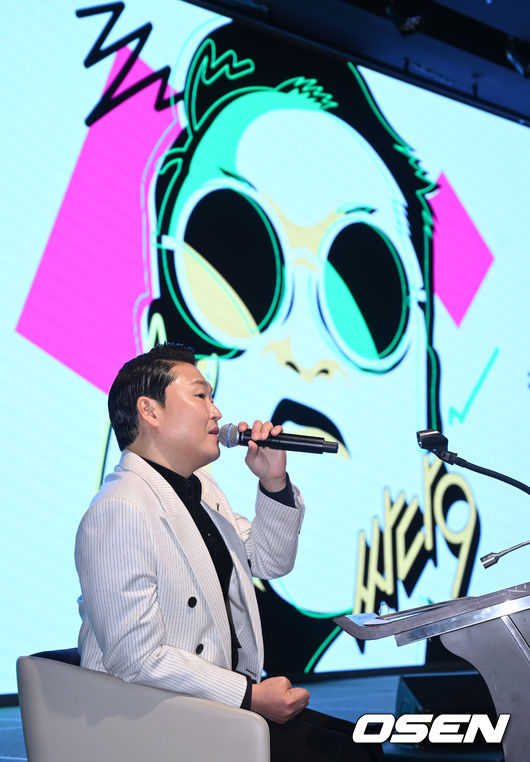 29일 오후 서울 영등포구 페어몬트 앰배서더 서울에서 싸이(PSY) 정규 9집 '싸다9' 음감회가 열렸다.가수 싸이가 수록곡을 설명하고 있다. 2022.04.29 /sunday@osen.co.kr