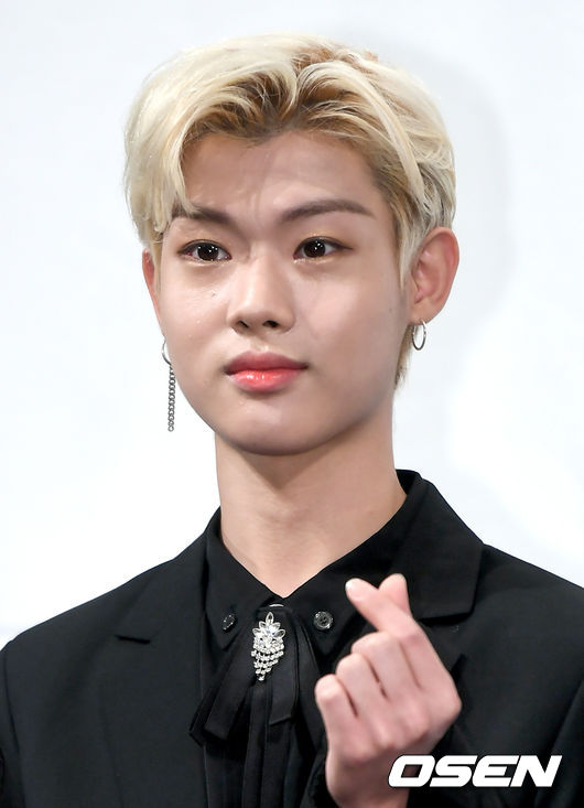 연습생 치훈이 포즈를 취하고 있다./ksl0919@osen.co.kr