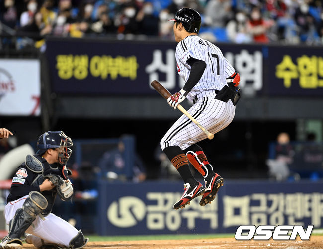 8회말 1사 LG 박해민이 삼진 판정에 펄쩍 뛰며 아쉬워하고 있다. 2022.04.29 /cej@osen.co.kr 