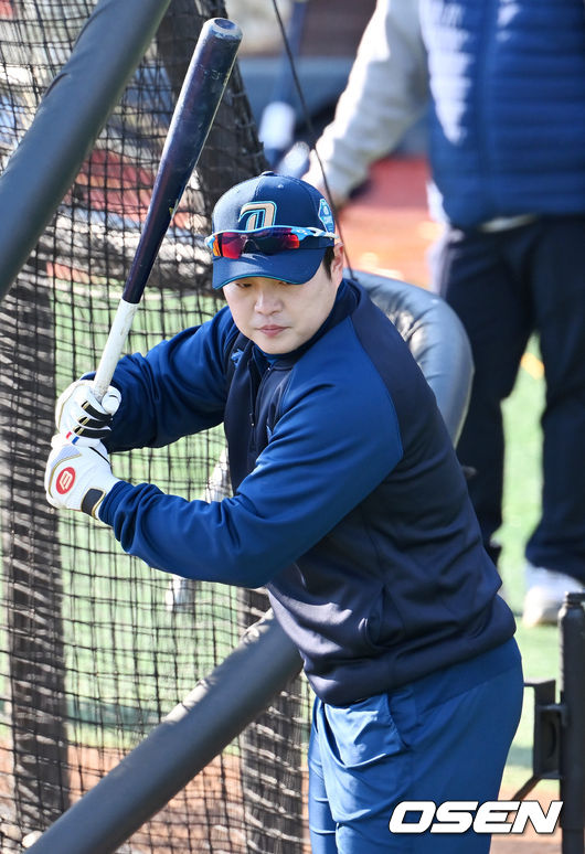 NC 권희동이 타격훈련을 준비하고 있다. 2022.02.06 /rumi@osen.co.kr