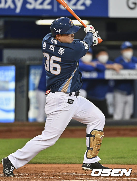 NC 다이노스 권희동이 3회초 우전 안타를 치고 있다. 2022.05.04 / foto0307@osen.co.kr