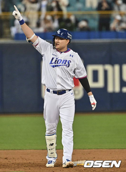 삼성 라이온즈 오재일이 8회말 2타점 적시타를 치고 세리머니를 하고 있다. 2022.05.04 / foto0307@osen.co.kr