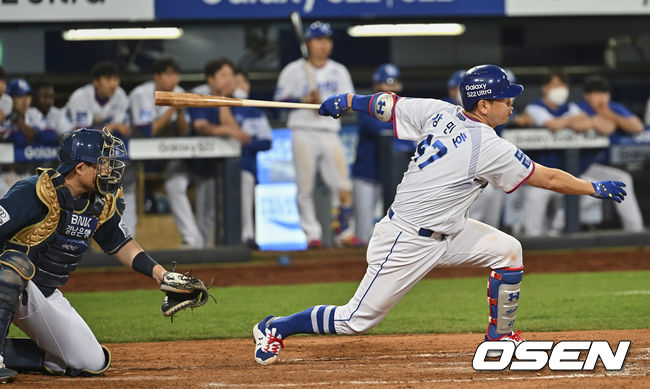 삼성 라이온즈 강민호가 8회말 1타점 적시타를 치고 있다. 2022.05.04 / foto0307@osen.co.kr