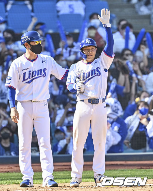 삼성 라이온즈 김지찬이 6회말 1사 1만루 싹쓸이 3루타를 치고 세리머니를 하고 있다. 2022.05.05 / foto0307@osen.co.kr