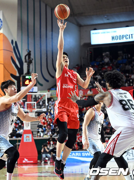 4쿼터 SK 김선형이 슛을 시도하고 있다. 2022.05.04 /cej@osen.co.kr
