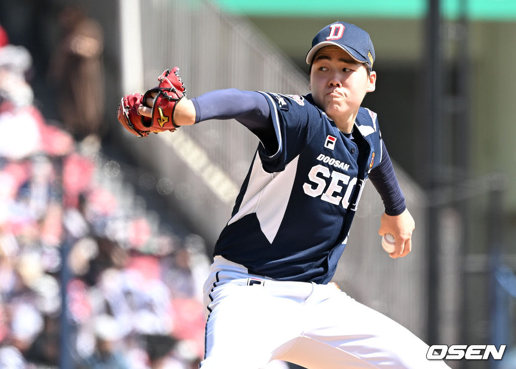 2회말 두산 선발 최승용이 힘차게 공을 뿌리고 있다. 2022.05.05 / dreamer@osen.co.kr