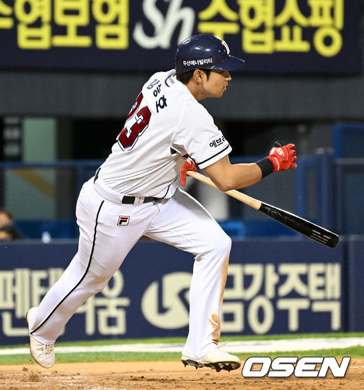 8회말 2사 만루에서 두산 강승호가 2타점 적시타를 날리고 있다. 2022.05.07 /jpnews@osen.co.kr