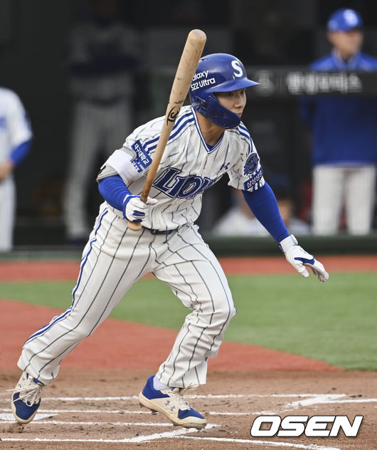 삼성 라이온즈 김지찬이 2회초 힘찬 타격을 하고 있다. 2022.05.07 / foto0307@osen.co.kr