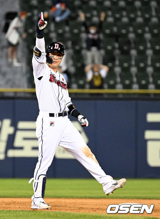 7회말 2사 2,3루에서 두산 박세혁이 2타점 적시 2루타를 날리고 기뻐하고 있다. 2022.05.07 /jpnews@osen.co.kr