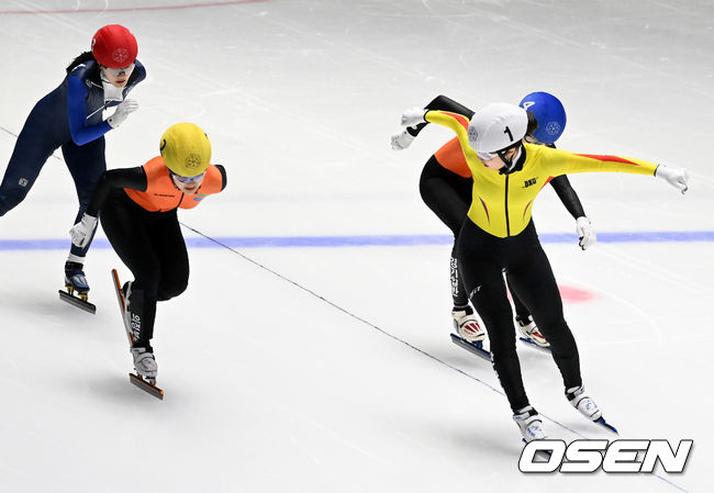 여자 500m 준준결승에서 김건희(단국대)가 토토)가 결승선에 가장 먼저 도착하고 있다. 2022.05.04 /jpnews@osen.co.kr