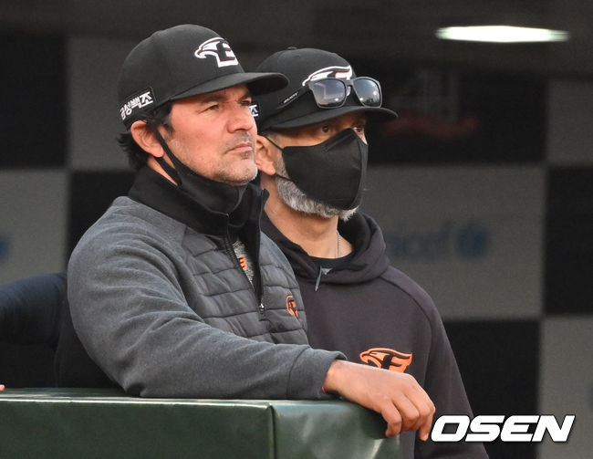 한화 수베로 감독, 로사도 투수코치 /OSEN DB