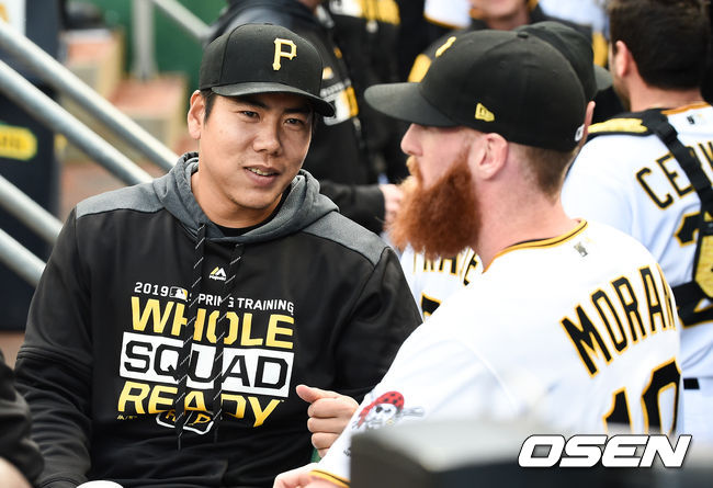 피츠버그 시절 강정호(좌)와 콜린 모란 / OSEN DB