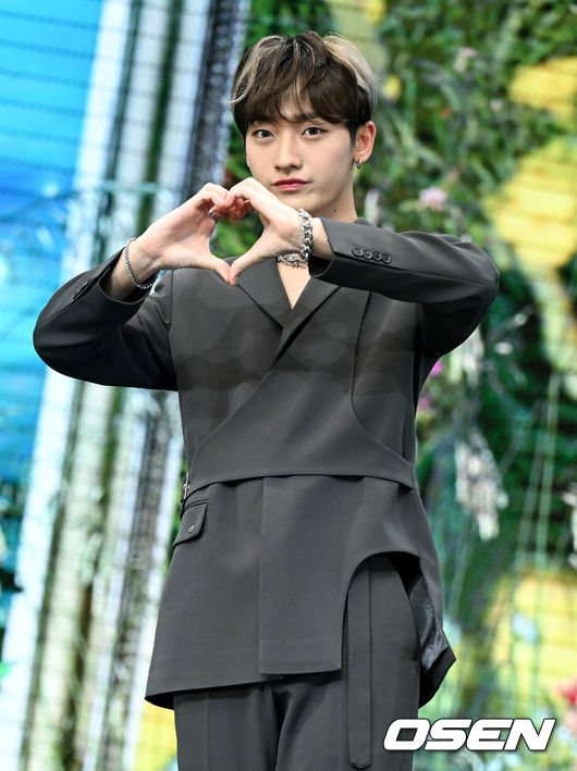 11일 오후 서울 중구 한 연회장에서 그룹 싸이퍼(Ciipher)의 세 번째 미니앨범 '더 코드(THE CODE)' 발매 기념 쇼케이스가 열렸다.'더 코드'는 '사이퍼(Cipher(암호)'에서 유래한 그룹명과 '암호를 풀다(Crack The Code)'란 암구호의 기원을 담은 이름이다. 타이틀곡 '페임(Fame)'은 '더 코드'의 퓨처 팝 장르곡으로 멤버 케이타와 원이 작사에 참여해 자신들의 에너지와 포부를 담아냈다.싸이퍼 원이 포즈를 취하고 있다. 2022.05.11 /cej@osen.co.kr