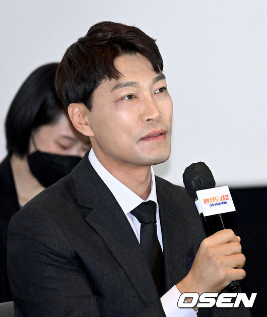 11일 오후 서울 삼성동 메가박스 코엑스에서 영화 ‘범죄도시2’ 글로벌 프레스 컨버런스가 열렸다. 배우 최귀화가 취재진의 질문에 대답하고 있다. 2022.05.11 /ksl0919@osen.co.kr