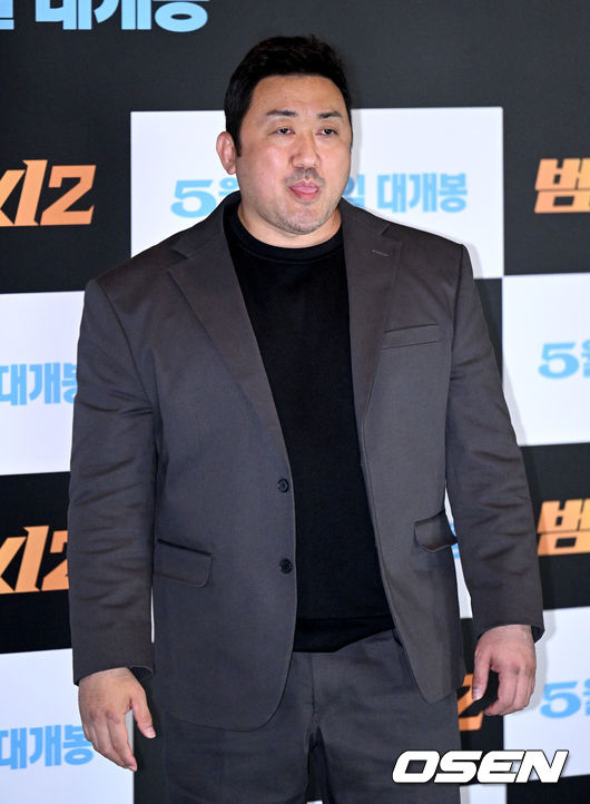 11일 오후 서울 삼성동 메가박스 코엑스에서 영화 ‘범죄도시2’ 글로벌 프레스 컨버런스가 열렸다. 배우 마동석이 취재진을 향해 포즈를 취하고 있다. 2022.05.11 /ksl0919@osen.co.kr