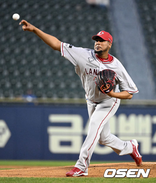 SSG 랜더스 외국인 투수 이반 노바. / OSEN DB