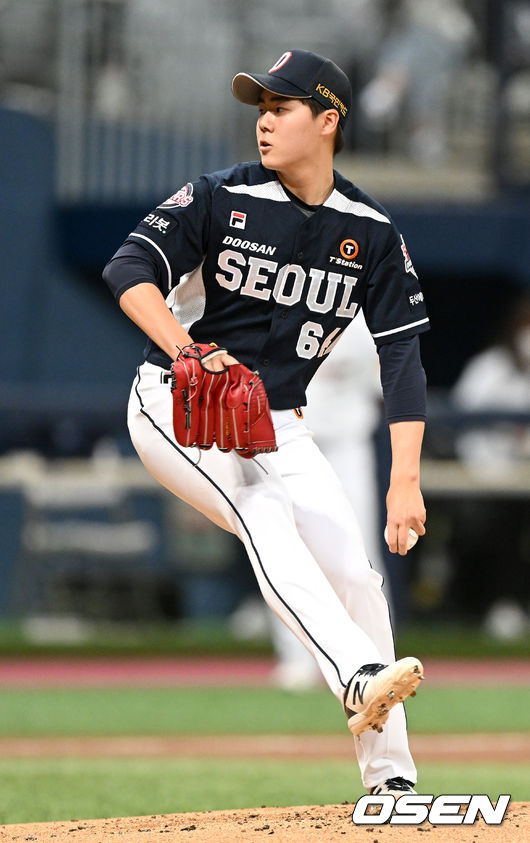 1회말 두산 선발 최승용이 힘차게 공을 뿌리고 있다. 2022.05.11 / dreamer@osen.co.kr