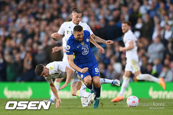 [사진] 태클 당하는 코바시치 / 2022. 05. 12 ⓒGettyimages(무단전재 및 재배포 금지)