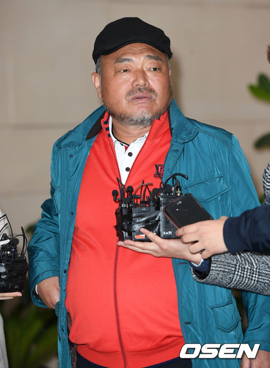 가수 김흥국이 인터뷰를 하고 있다./sunday@osen.co.kr