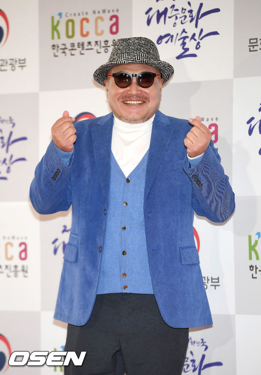 3일 오후 서울 중구 국립극장 해오름 극장에서 대한민국 대중문화예술상 시상식이 진행됐다. 시상식 전 포토월 행사에서 김흥국이 포즈를 취하고 있다./ rumi@osen.co.kr