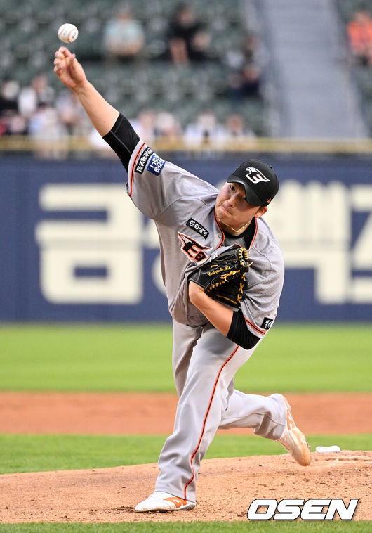 1회말 한화 김민우가 역투하고 있다. 2022.05.12 /jpnews@osen.co.kr