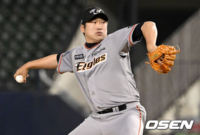 6회말 1사 1사 주자없는 상황 마운드에 오른 한화 투수 이민우가 힘차게 공을 뿌리고 있다. 2022.05.10 / dreamer@osen.co.kr