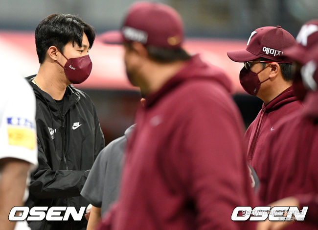 키움 히어로즈 안우진(좌)과 홍원기 감독 / OSEN DB