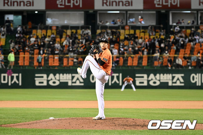 13일 오후 대전 한화생명이글스파크에서 '2022 신한은행 SOL KBO 리그' 한화 이글스와 롯데 자이언츠의 경기가 열렸다.7회초 한화 문동주가 역투하고 있다. 2022.05.13 /sunday@osen.co.kr