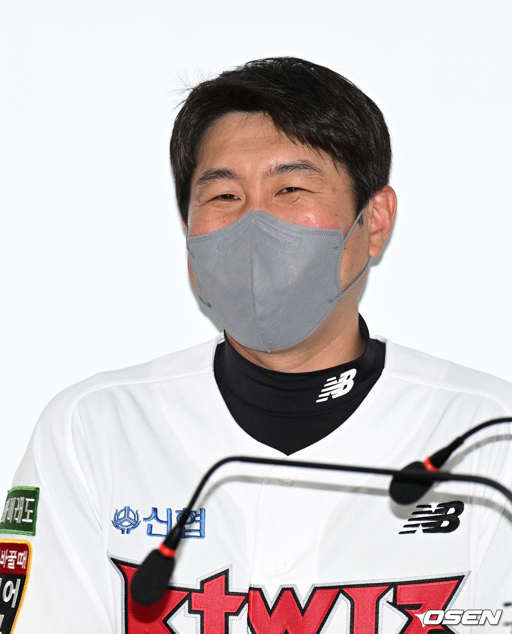 14일 오후 수원 KT위즈파크에서 '2022 신한은행 SOL KBO 리그' KT 위즈와 키움 히어로즈의 경기가 열렸다.KT 유한준이 은퇴 기자회견을 하고 있다. 2022.05.14 /sunday@osen.co.kr