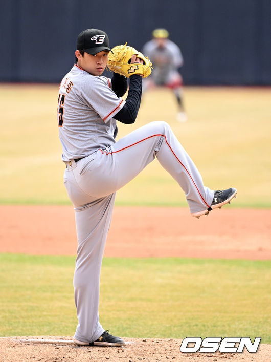 1회말 한화 선발 김기중이 역투하고 있다. 2022.03.21 /jpnews@osen.co.kr