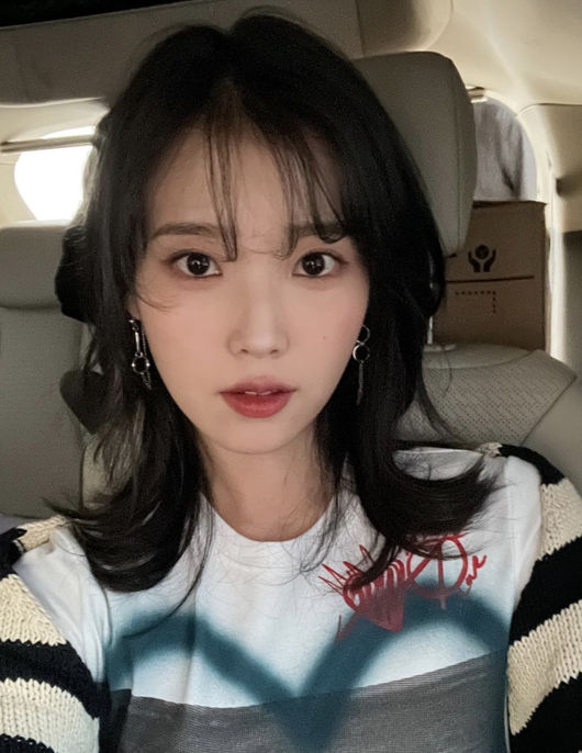 아이유 SNS
