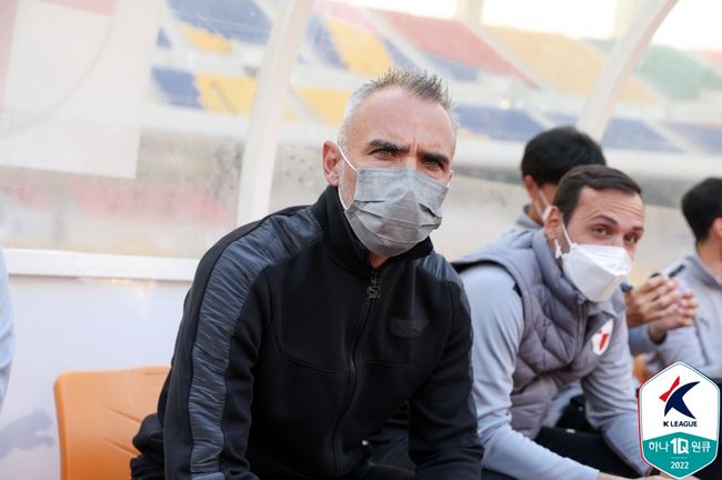 [사진] 페레즈 감독 / 한국프로축구연맹 제공.