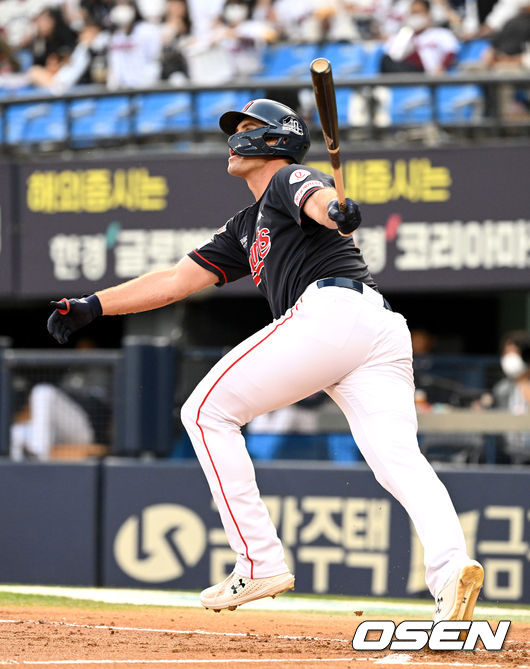 2회초 무사 1루 상황 롯데 피터스가 선제 좌월 투런포를 날리고 있다. 2022.05.20 / dreamer@osen.co.kr