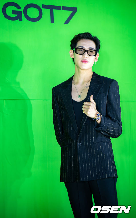 갓세븐 뱀뱀이 무대 위에서 포토타임을 갖고 있다. 2022.05.23 /rumi@osen.co.kr