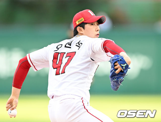 [24일 오후 인천 SSG 랜더스필드에서 '2022 신한은행 SOL KBO 리그' SSG 랜더스와 롯데 자이언츠의 경기가 열렸다.1회초 무사에서 SSG 선발투수 오원석이 역투하고 있다. 2022.05.24 /sunday@osen.co.kr