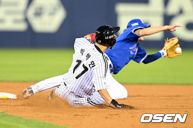 5회말 1사 1,2루에서 LG 박해민이 김현수의 2루땅볼에 삼성 김지찬의 송구 실책으로 오선진에 앞서 세이프되고 있다. 2022.05.27 /jpnews@osen.co.kr