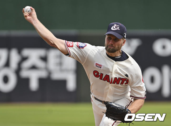 롯데 자이언츠 선발 투수 스파크맨이 역투하고 있다. 2022.05.28 / foto0307@osen.co.kr