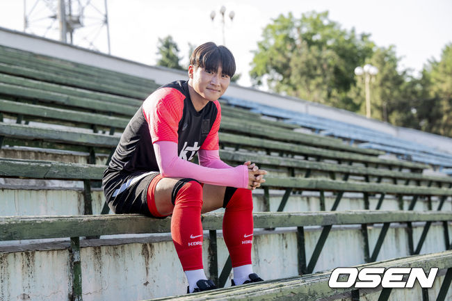 30일 오후(한국시간) 우즈베키스탄 타슈켄트에 위치한 탸슈켄트 국립 교통 대학 TTYMI stadioni 경기장에서 황선홍 감독이 이끄는 23세 이하(U-23) 남자 축구대표팀이 ‘아시아축구연맹(AFC) U-23 아시안컵’을 앞두고 훈련을 진행했다.훈련에 앞서 U-23 대표팀 정상빈이 포즈를 취하고 있다. 2022.05.30 /cej@osen.co.kr