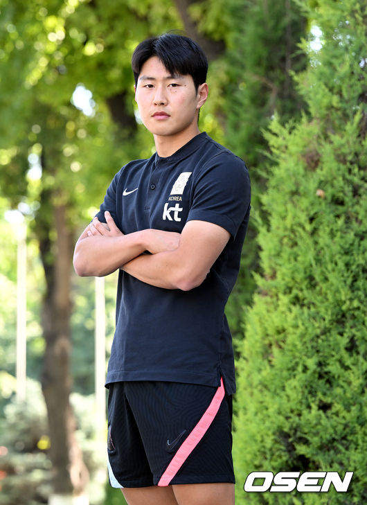 ‘아시아축구연맹(AFC) U-23 아시안컵’에 출전하는 23세 이하(U-23) 남자 축구대표팀 이강인이 31일 오후(한국시간) 우즈베키스탄 타슈켄트에서 OSEN과의 인터뷰에 앞서 포즈를 취하고 있다. 2022.05.31 /cej@osen.co.kr