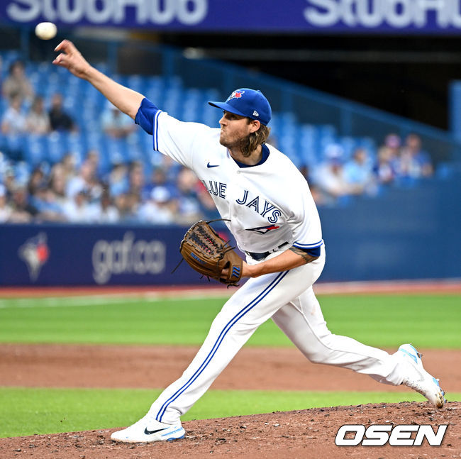 토론토 선발 케빈 가우스먼이 힘차게 공을 뿌리고 있다. 2022.06.01 / dreamer@osen.co.kr