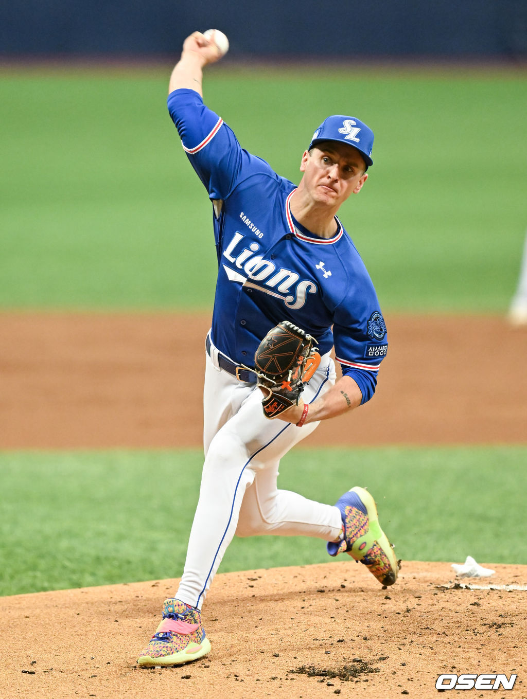 1일 오후 서울 고척스카이돔에서 ‘2022 신한은행 SOL KBO리그’ 키움 히어로즈와 삼성 라이온즈의 경기가 진행됐다.1회말 삼성 선발투수 뷰캐넌이 역투하고 있다.  2022.06.01 / soul1014@osen.co.kr