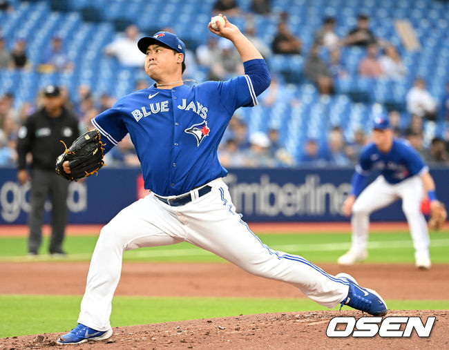 2회초 토론토 선발 류현진이 ㅎ미차게 공을 뿌리고 있다. 2022.06.02