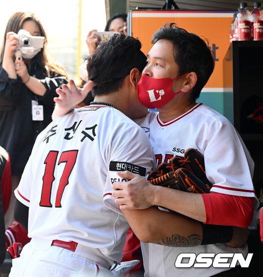 SSG 랜더스 추신수와 정용진 구단주. / OSEN DB