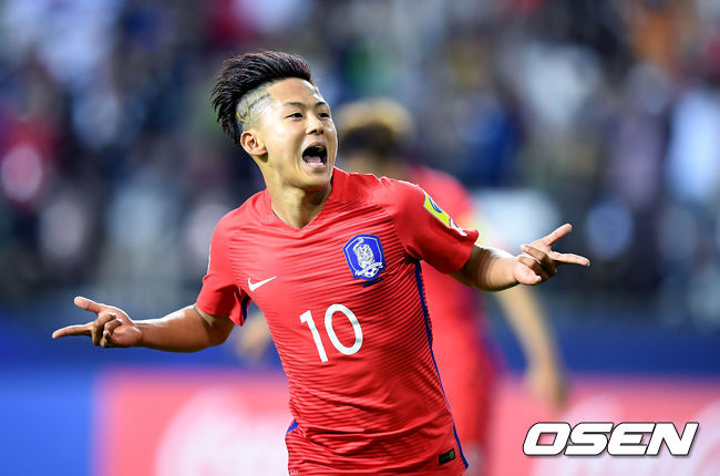 [사진] 2017년 FIFA U20 월드컵 조별리그 1차전 기니와 경기에서 선제골을 넣고 춤추는 이승우 / OSEN DB.