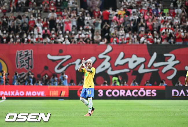 2일 오후 서울 마포구 상암동 서울월드컵경기장에서 대한민국과 브라질의 평가전이 진행됐다.후반 브라질 네이마르가 교체되고 있다. 2022.06.02/ soul1014@osen.co.kr