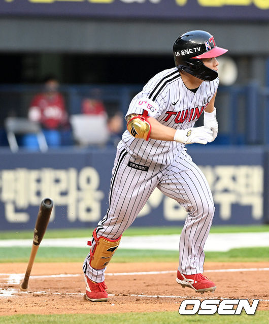 2회말 2사 2,3루에서 LG 문성주가 2타점 적시 3루타를 날리고 있다. 2022.06.03 /jpnews@osen.co.kr